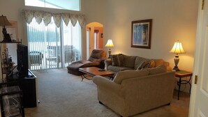Living room - High Point Villa (Davenport)