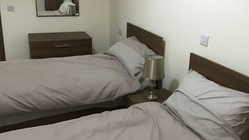 Apartemen, 1 kamar tidur | 1 kamar tidur, brankas, kedap suara, dan setrika/meja setrika