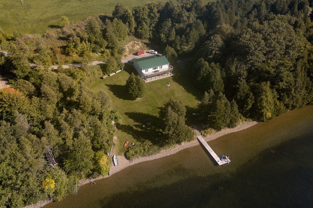 Ultimate privacy, 500 feet of shoreline and beautiful sunsets, Wolfe Lake