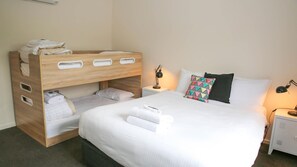 3 bedrooms, desk, travel cot, free WiFi