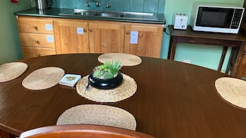 Fridge, microwave, coffee/tea maker, electric kettle