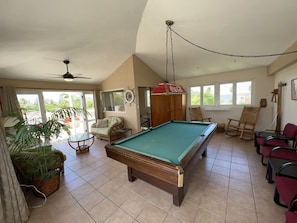 Spielezimmer