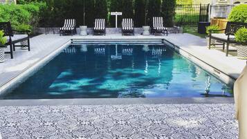 Piscine extérieure, piscine chauffée