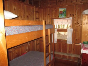 3 bedrooms, iron/ironing board, free WiFi