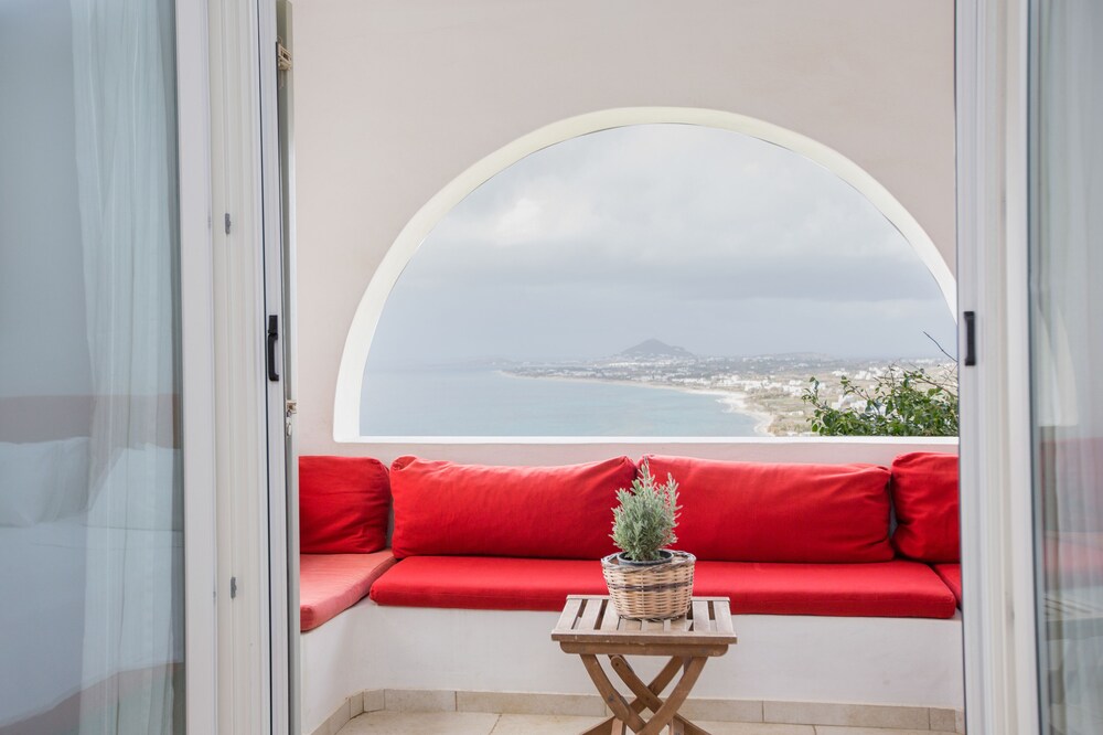 Villa Aggeliki Family Friendly, Pet Friendly Close To The Beach And To Town.