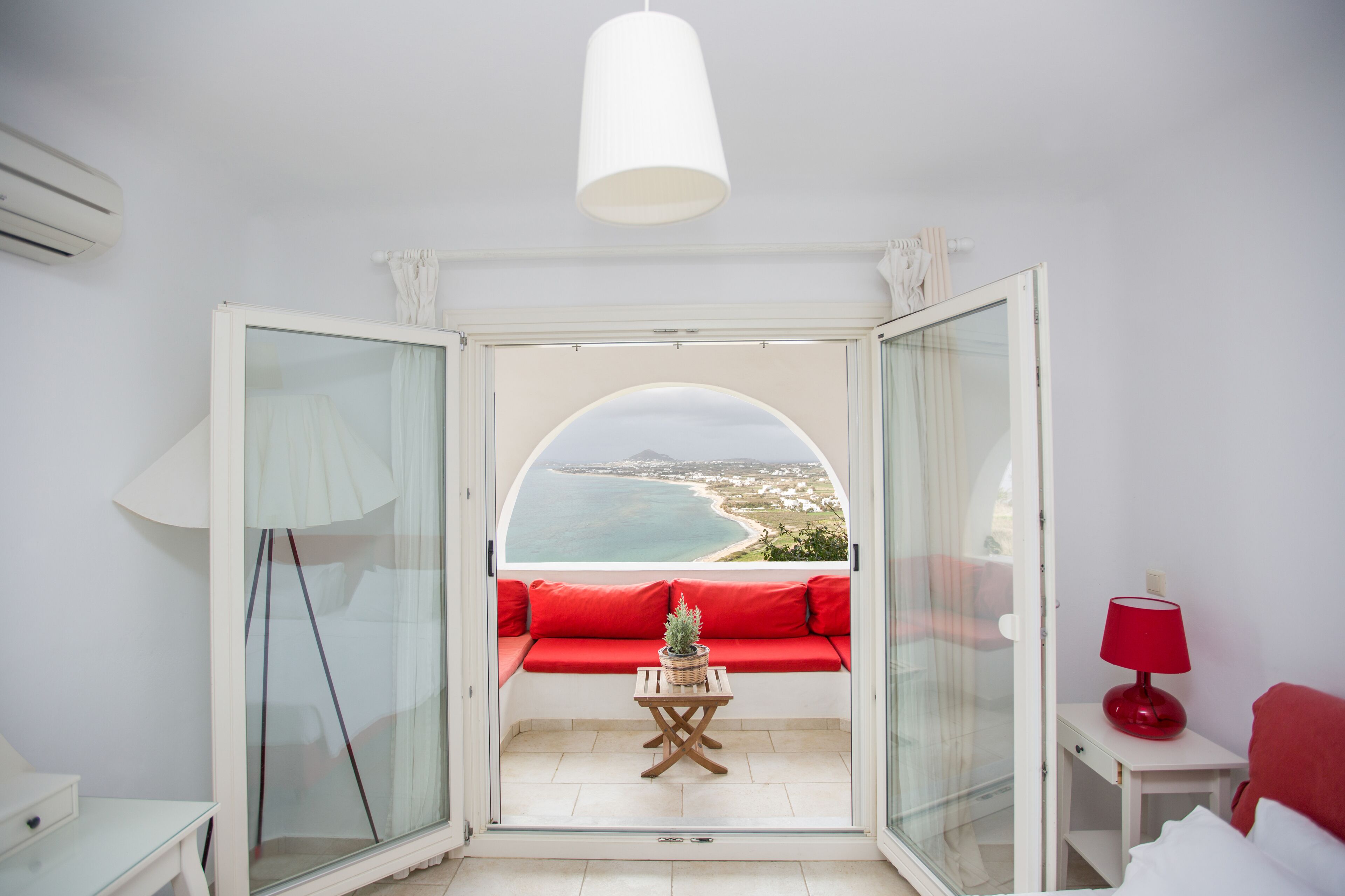 Villa Aggeliki Family Friendly, Pet Friendly Close To The Beach And To Town.