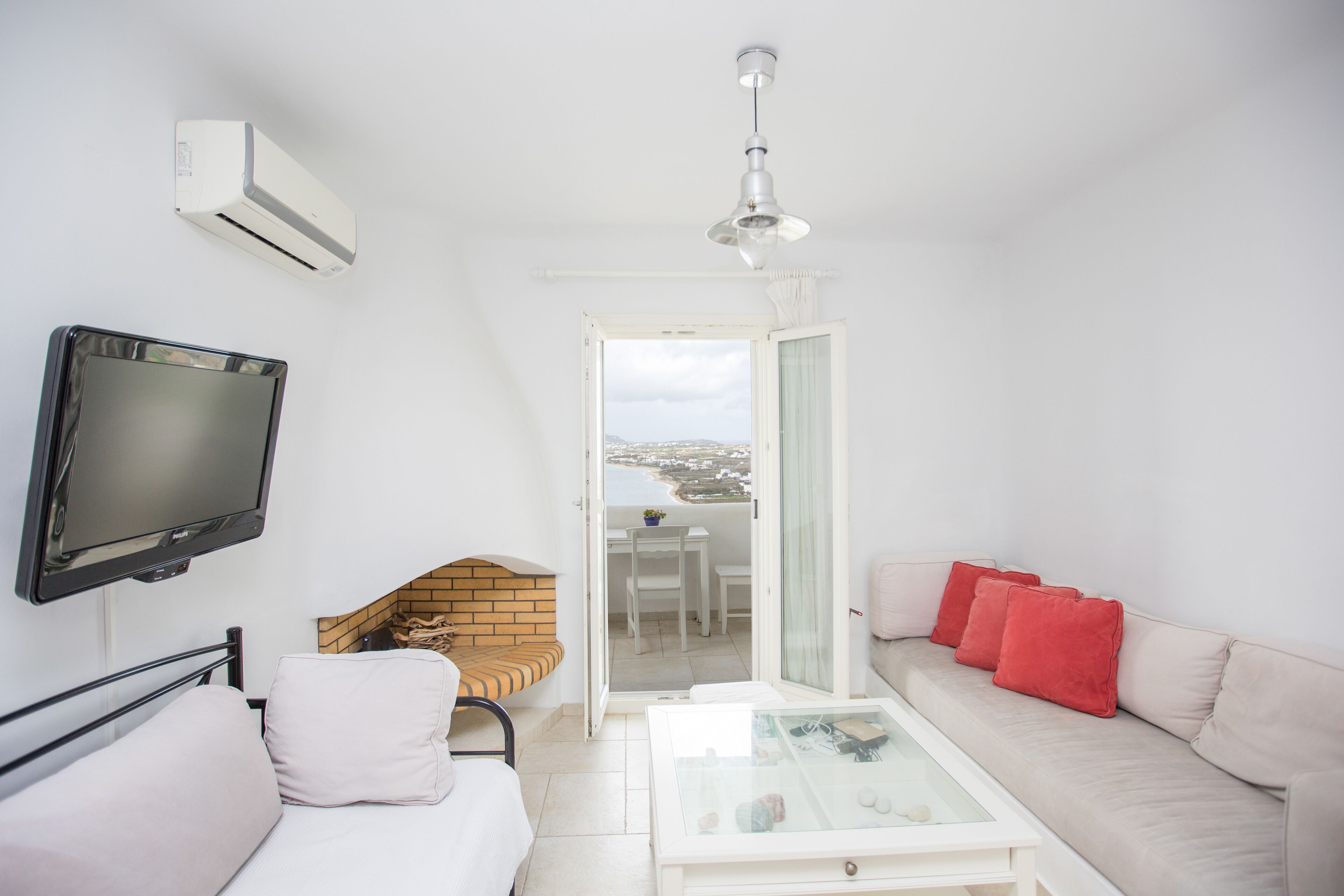Villa Aggeliki Family Friendly, Pet Friendly Close To The Beach And To Town.