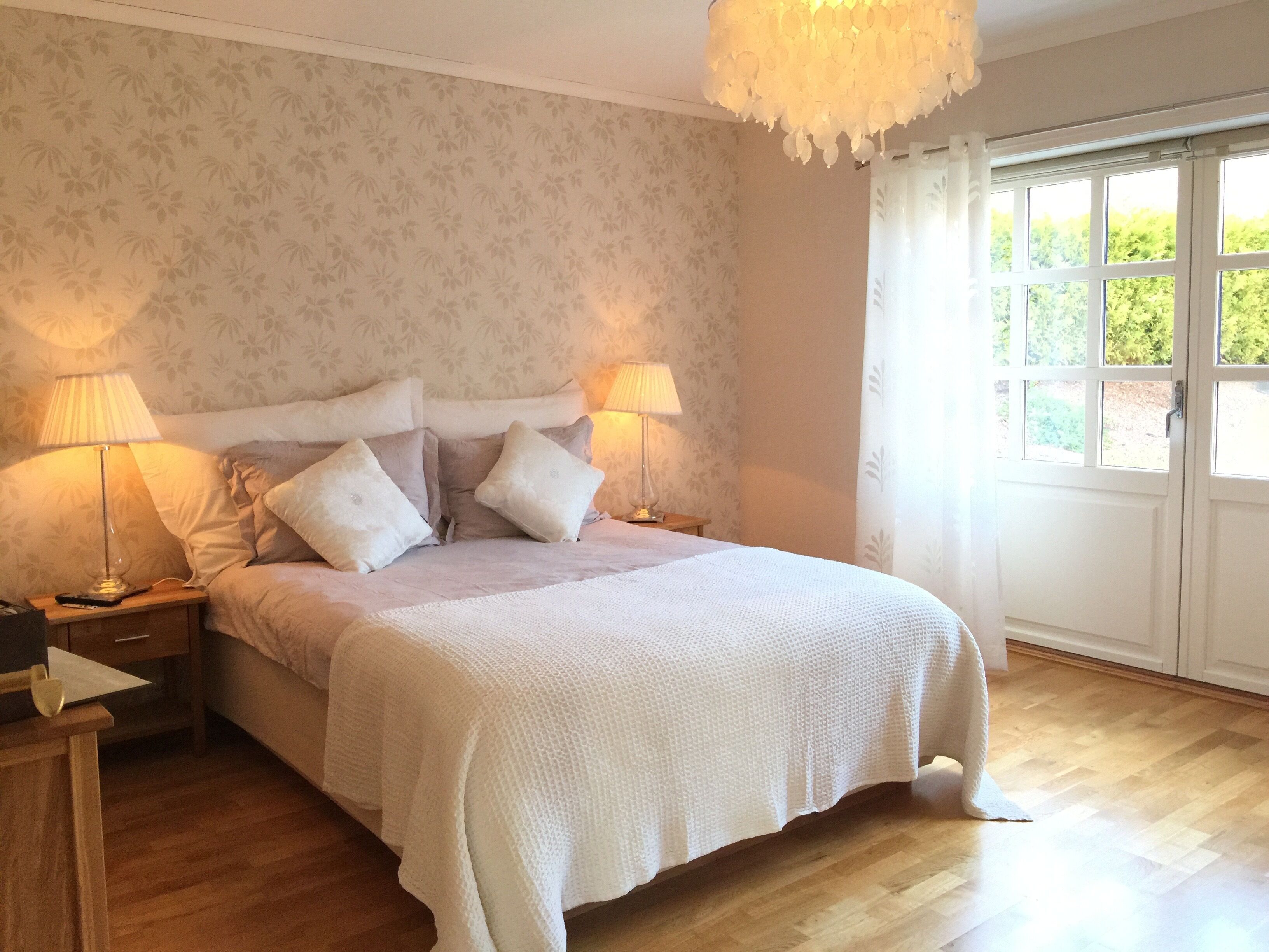 5 makuuhuonetta, silitysrauta/-lauta, Wi-Fi, vuodevaatteet