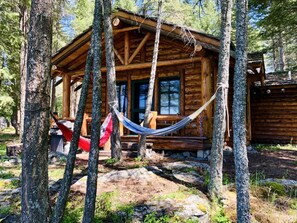 Exterior - Elk Crest Cabin, Perfect Getaway in the Woods (Bigfork)