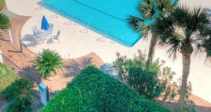 Beach Club 207, Oceanfront complex