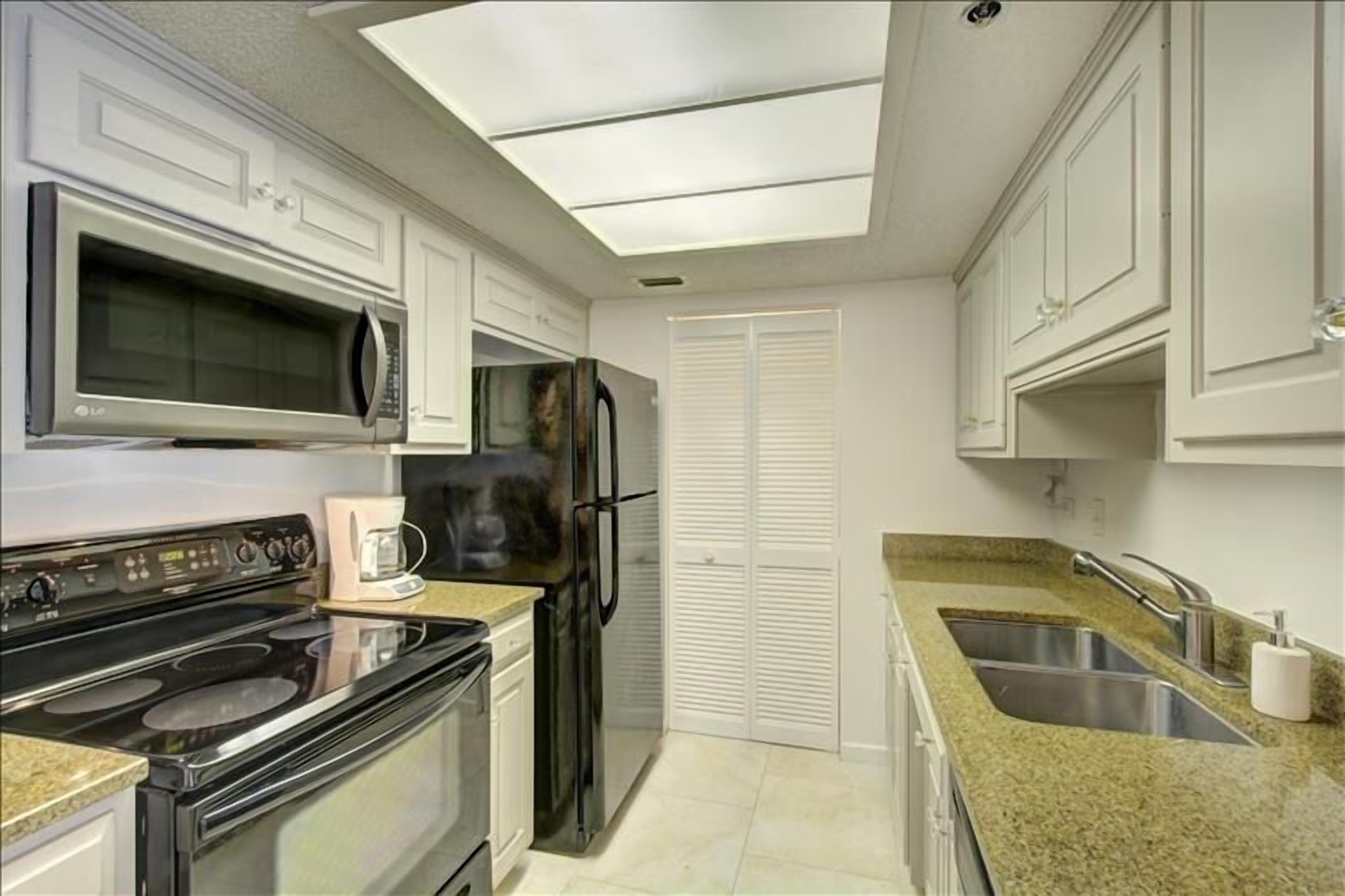 Beach Club 207, Oceanfront complex