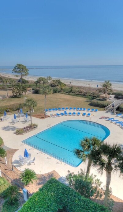 Beach Club 207, Oceanfront complex