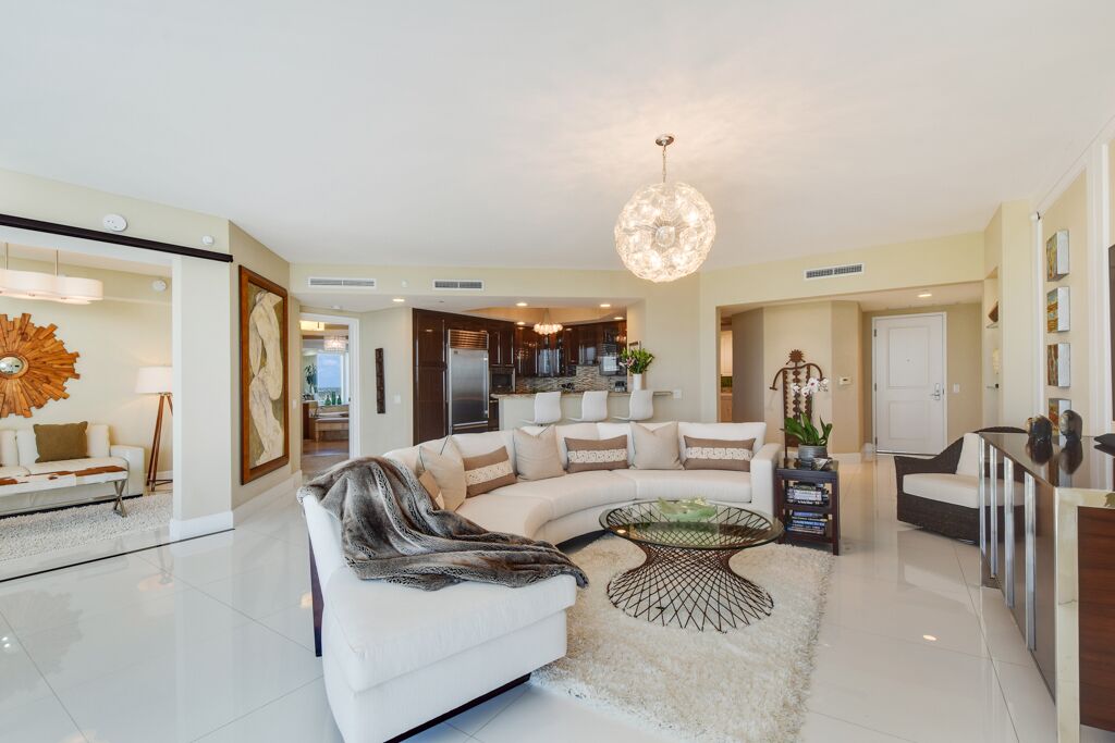 Ritz Carlton Multi Million $ 17th floor Condo Spectacular Views