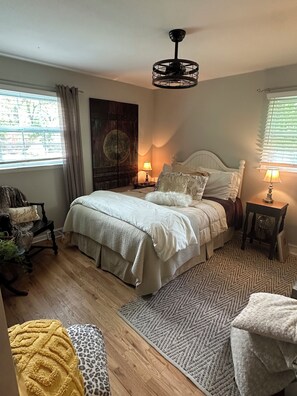 3 chambres, coffres-forts dans les chambres, fer et planche à repasser