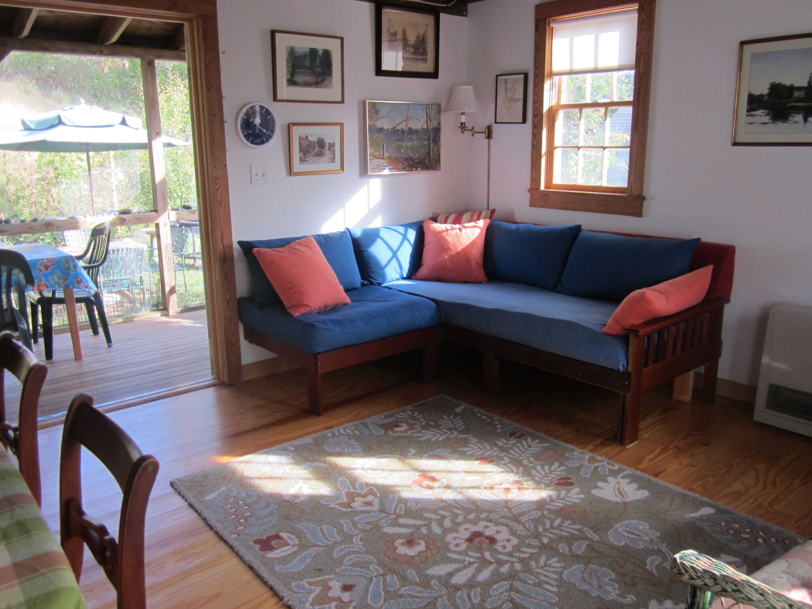 Beautiful North Truro Cottage with screen porch, gardens, and walk to the beach