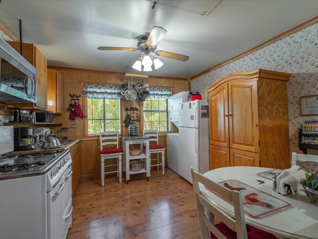 Old Brockway Golf Course, with A/C, fast WiFi, Allergy friendly, No pets please 