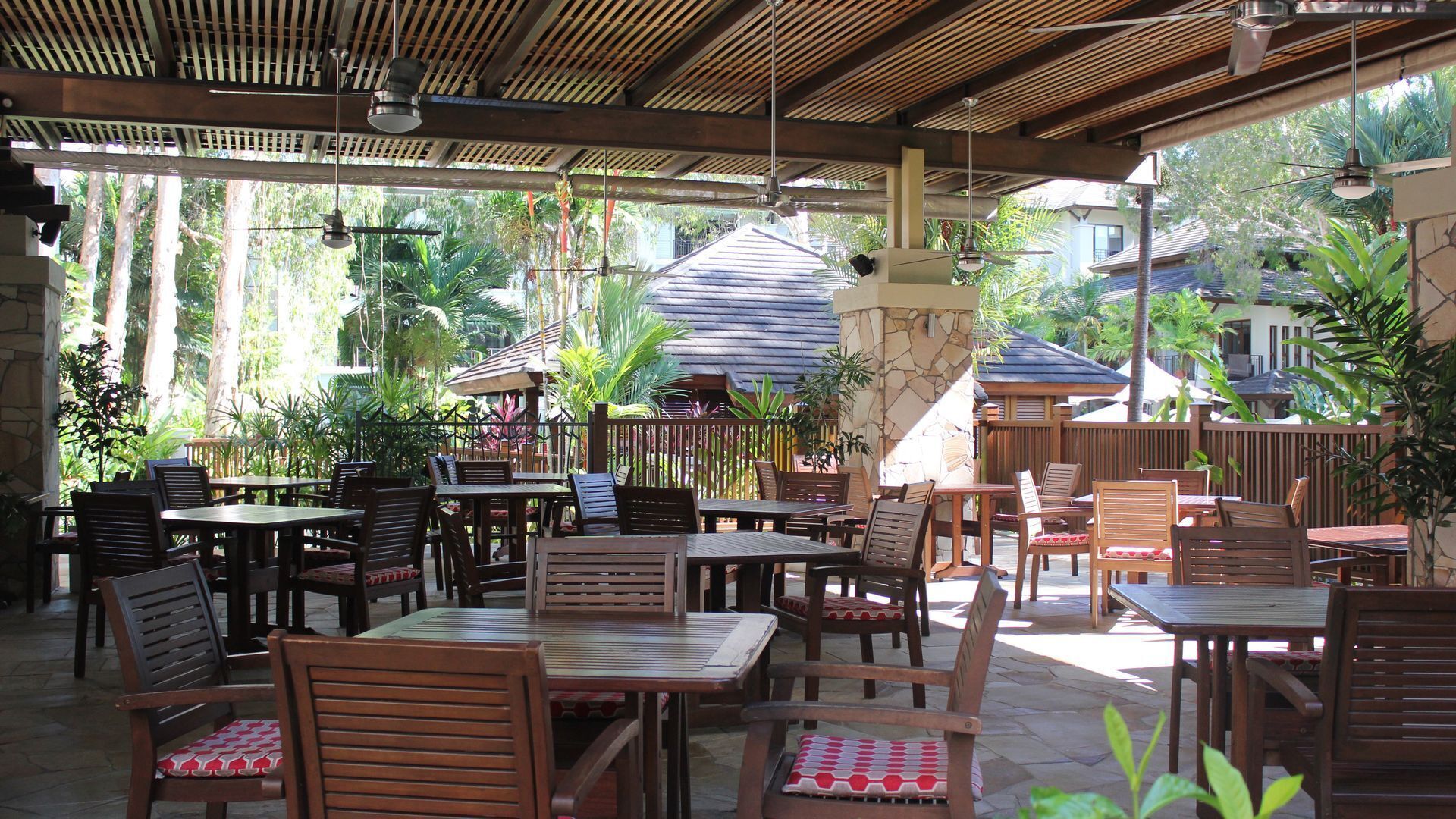 Beachfront 3/4 Bedroom Apartment - Stunning private plunge pool & bbq — image 27