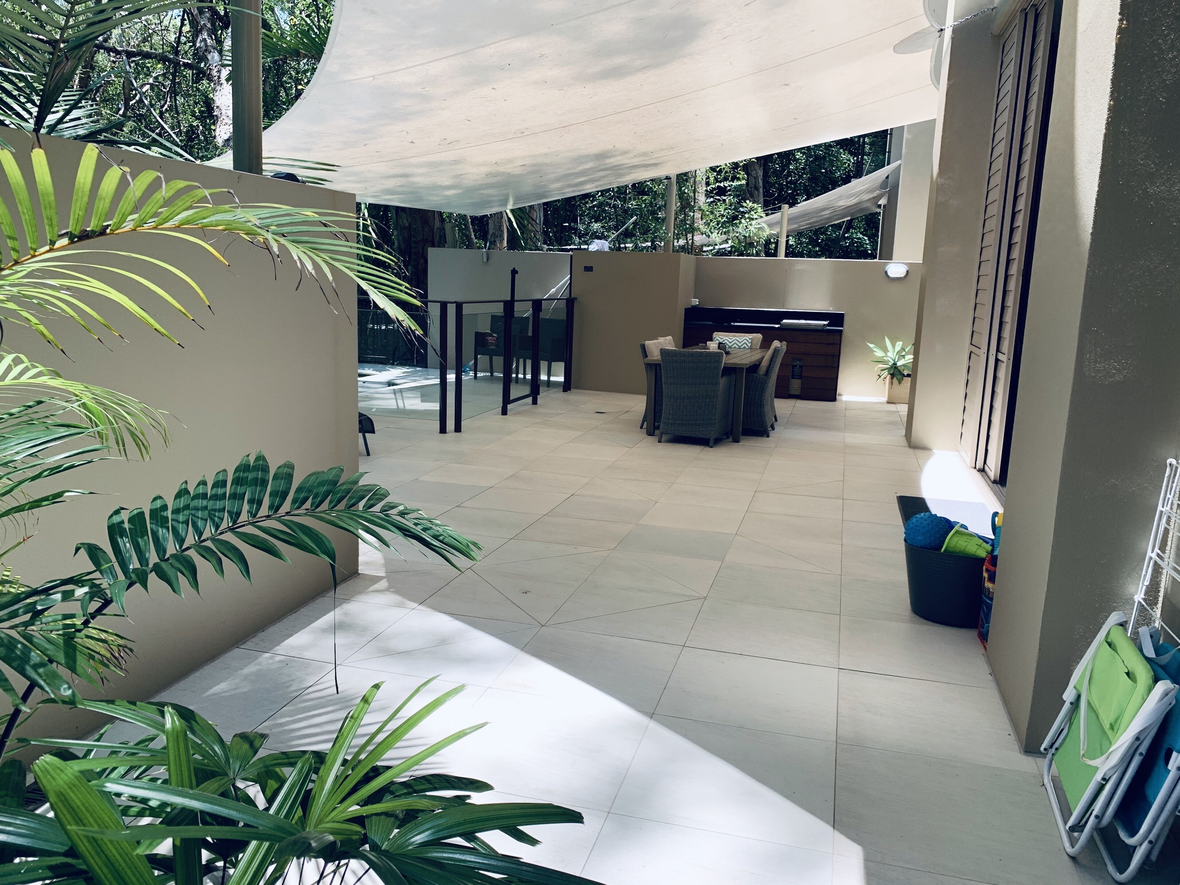 Beachfront 3/4 Bedroom Apartment - Stunning private plunge pool & bbq — image 10