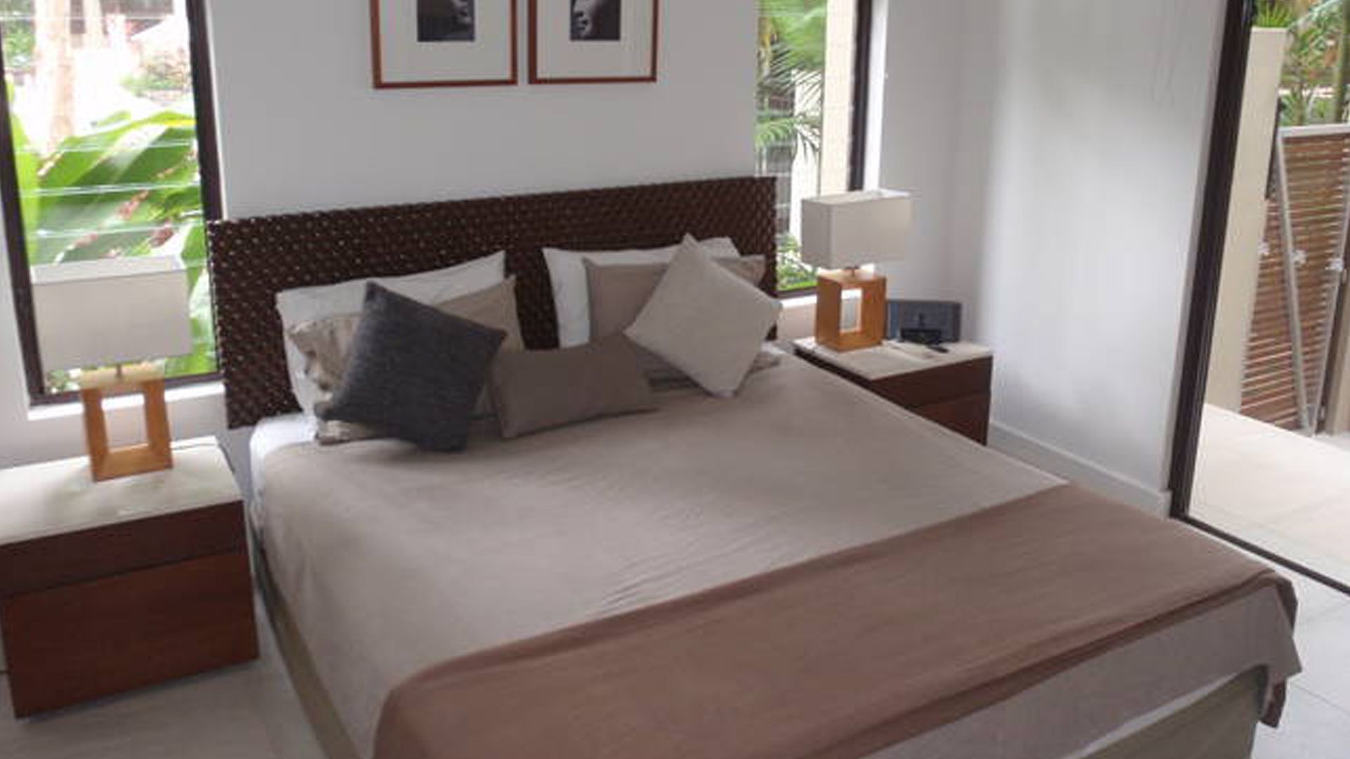 Beachfront 3/4 Bedroom Apartment - Stunning private plunge pool & bbq — image 25