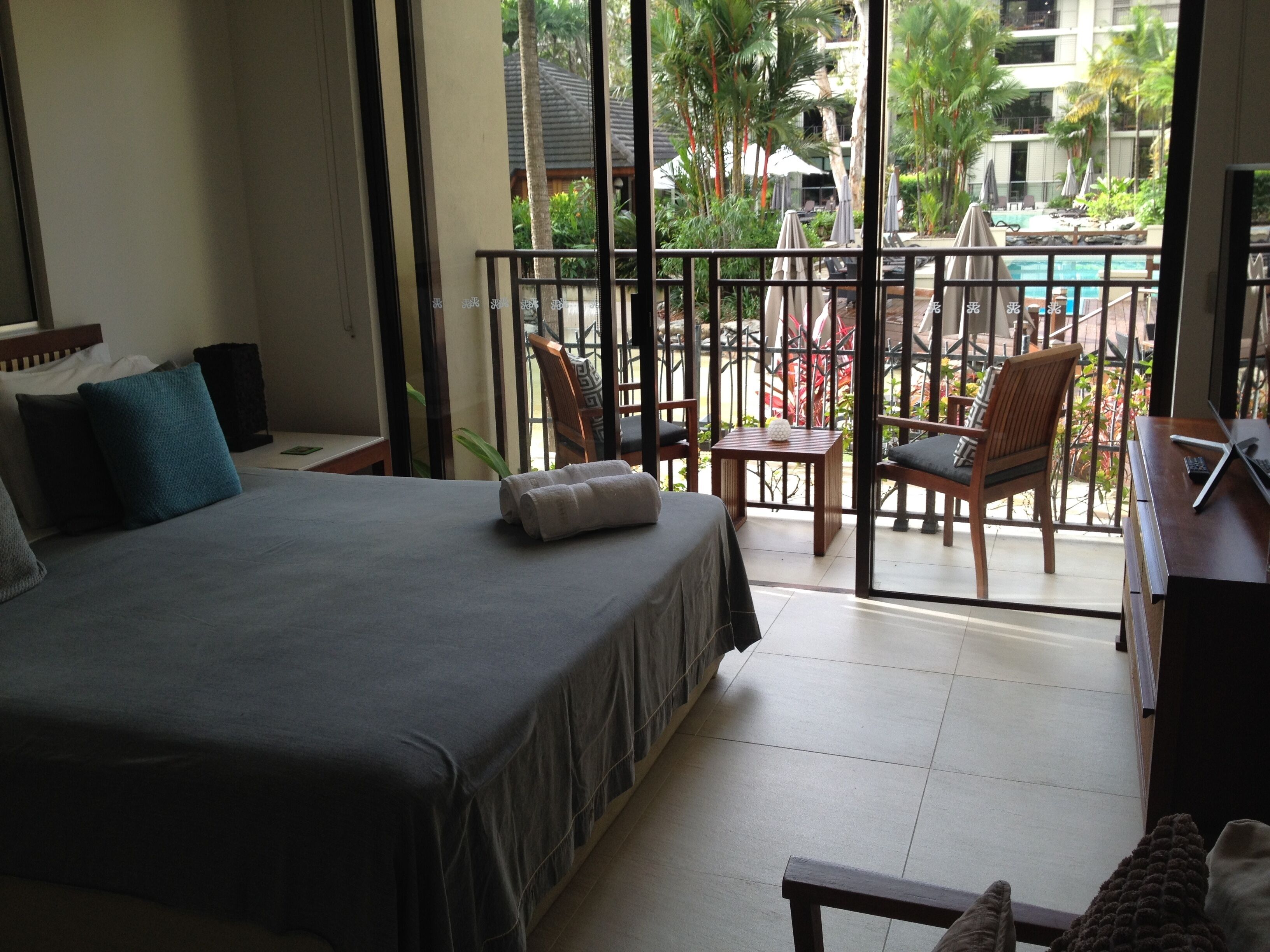 Beachfront 3/4 Bedroom Apartment - Stunning private plunge pool & bbq — image 16