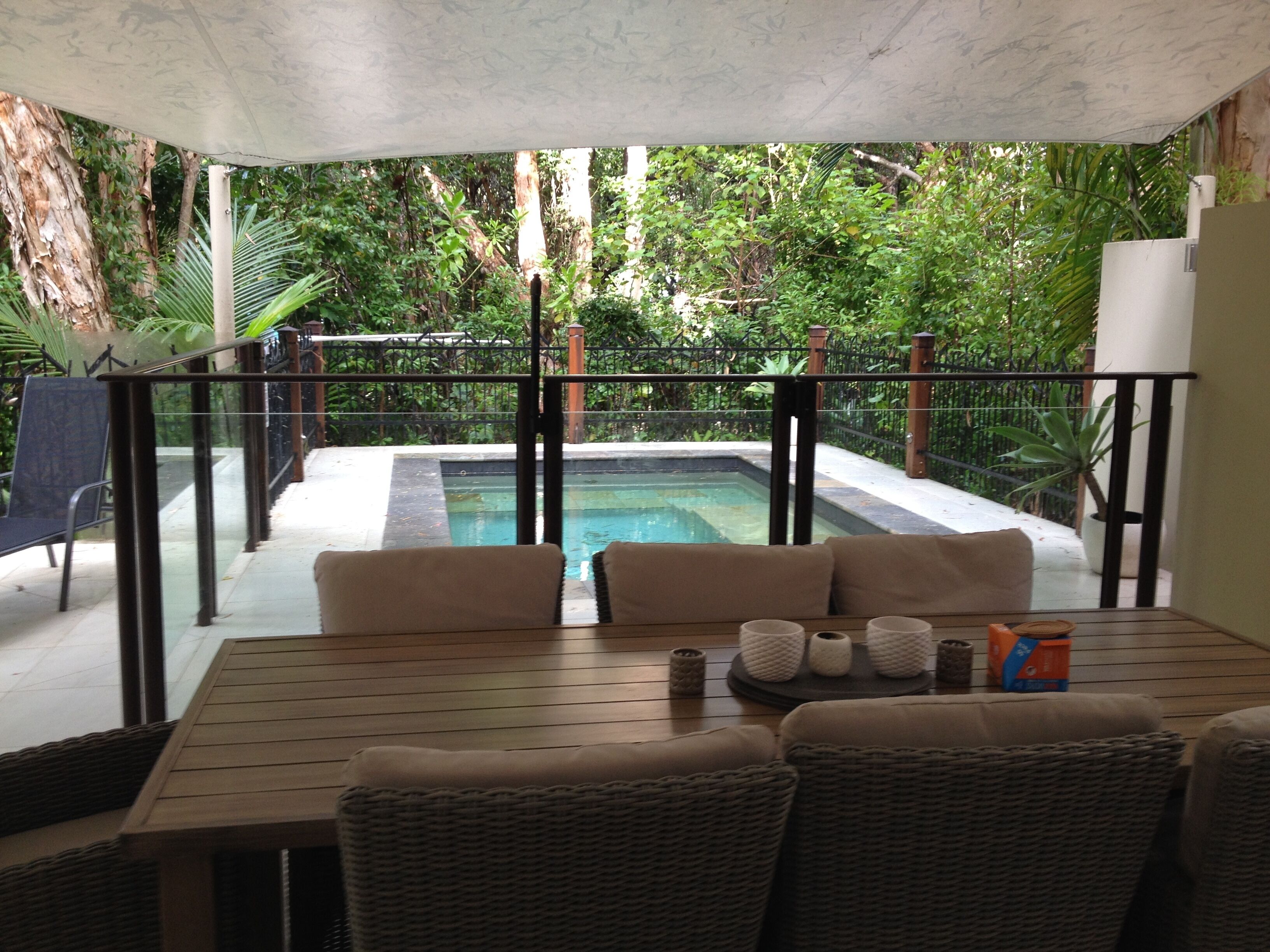Beachfront 3/4 Bedroom Apartment - Stunning private plunge pool & bbq — image 2