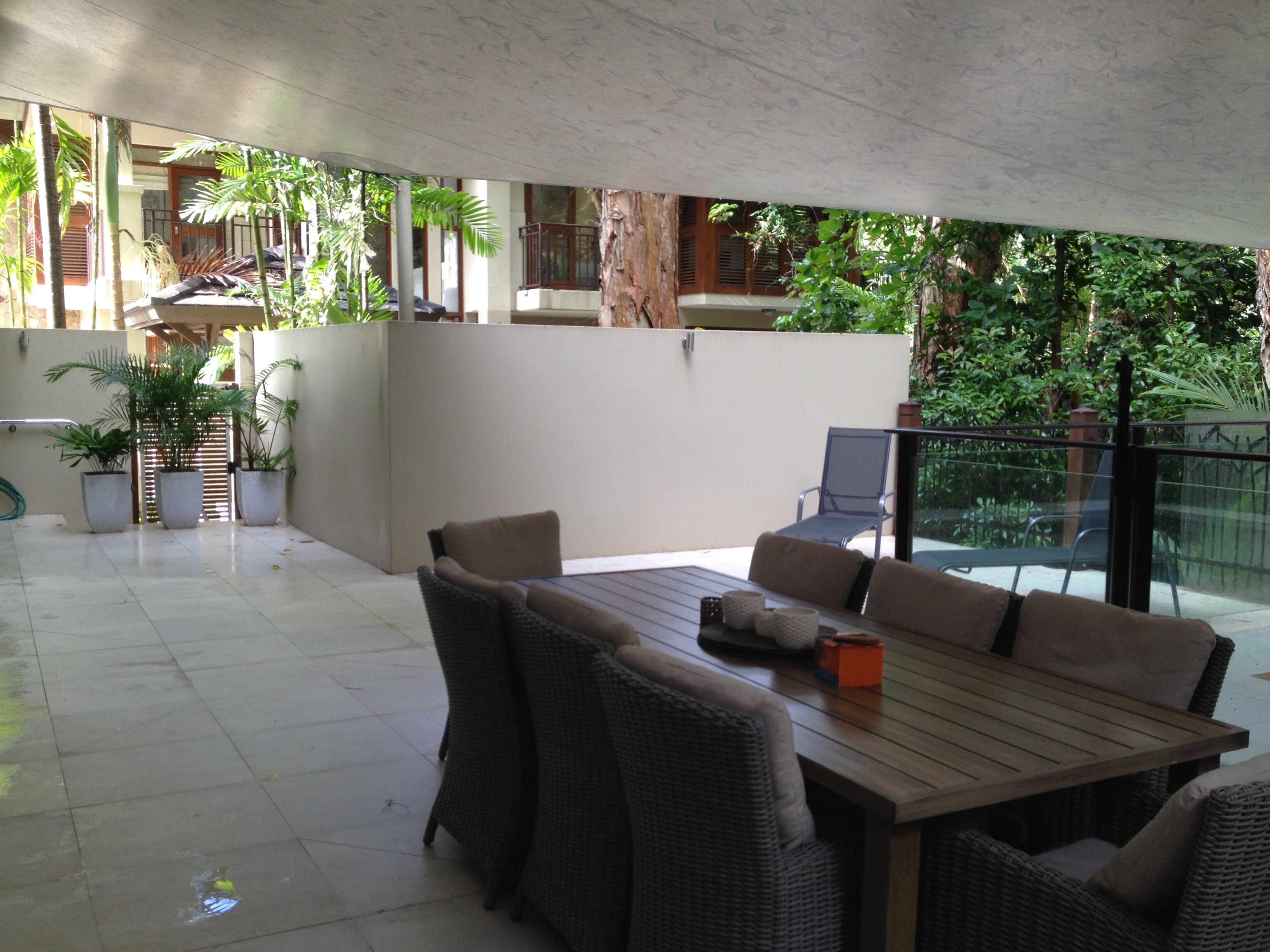 Beachfront 3/4 Bedroom Apartment - Stunning private plunge pool & bbq — image 8