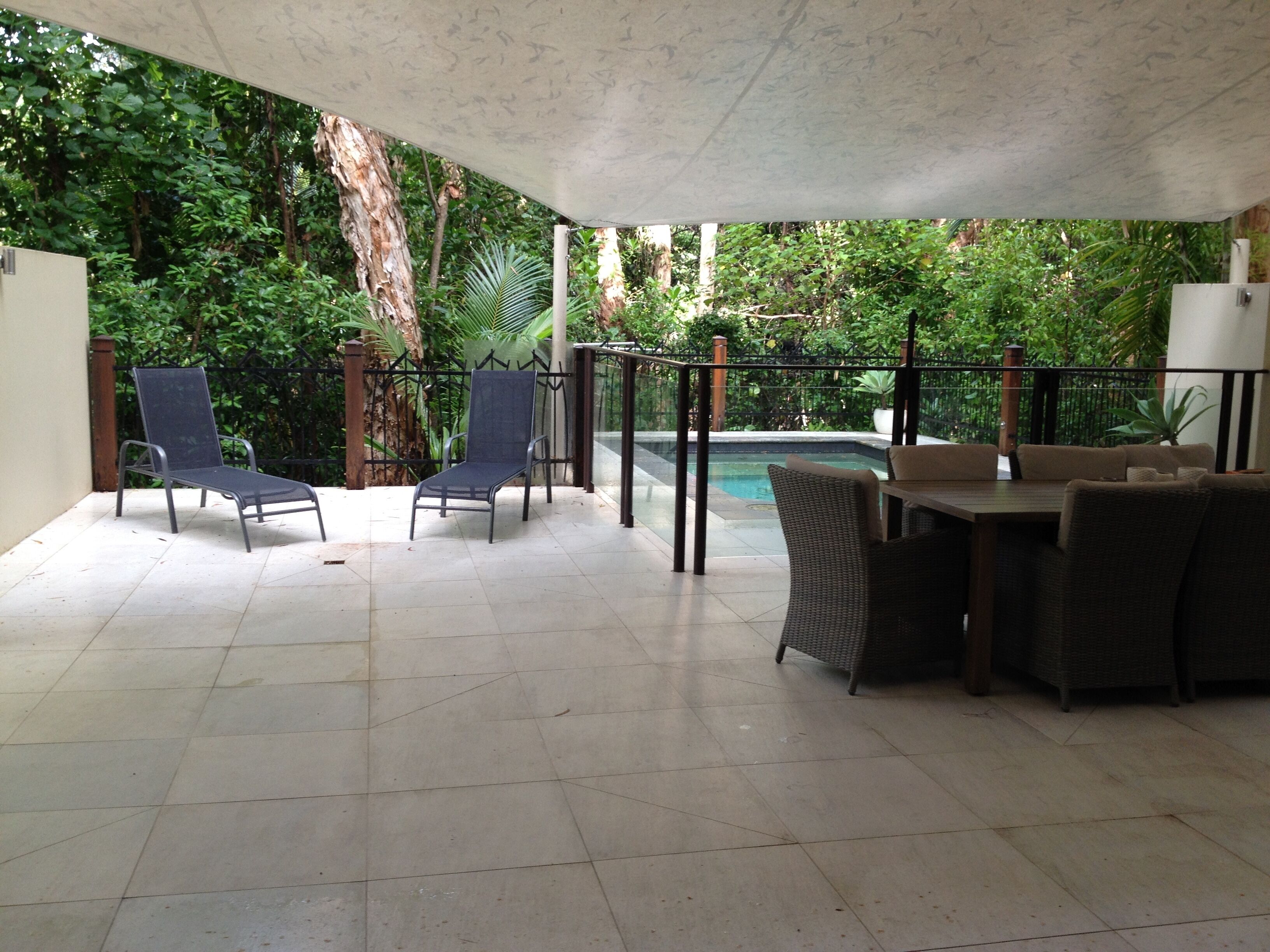 Beachfront 3/4 Bedroom Apartment - Stunning private plunge pool & bbq — image 7