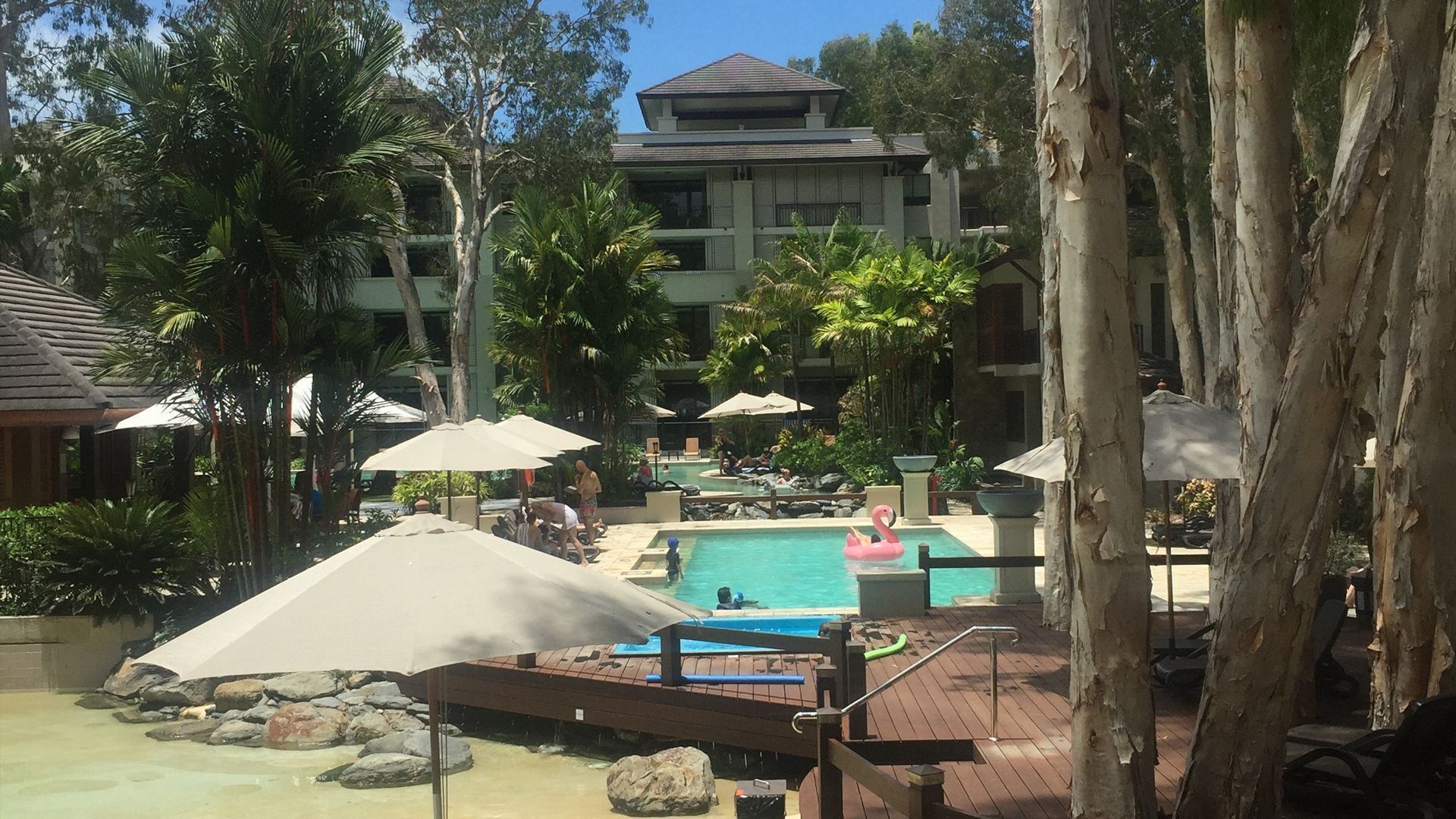 Beachfront 3/4 Bedroom Apartment - Stunning private plunge pool & bbq — image 4