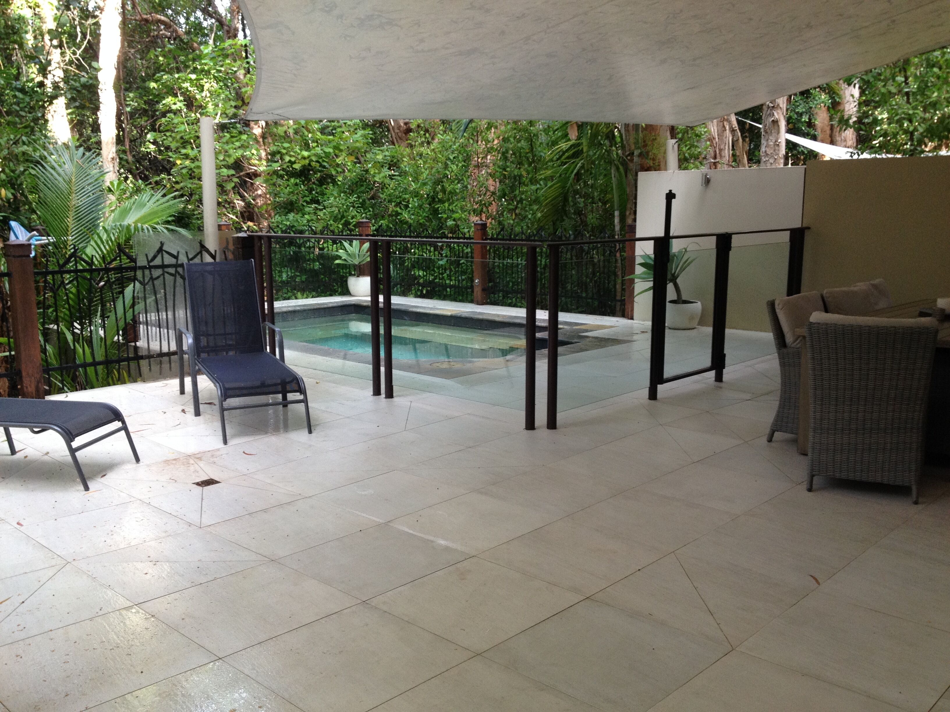 Beachfront 3/4 Bedroom Apartment - Stunning private plunge pool & bbq — image 22