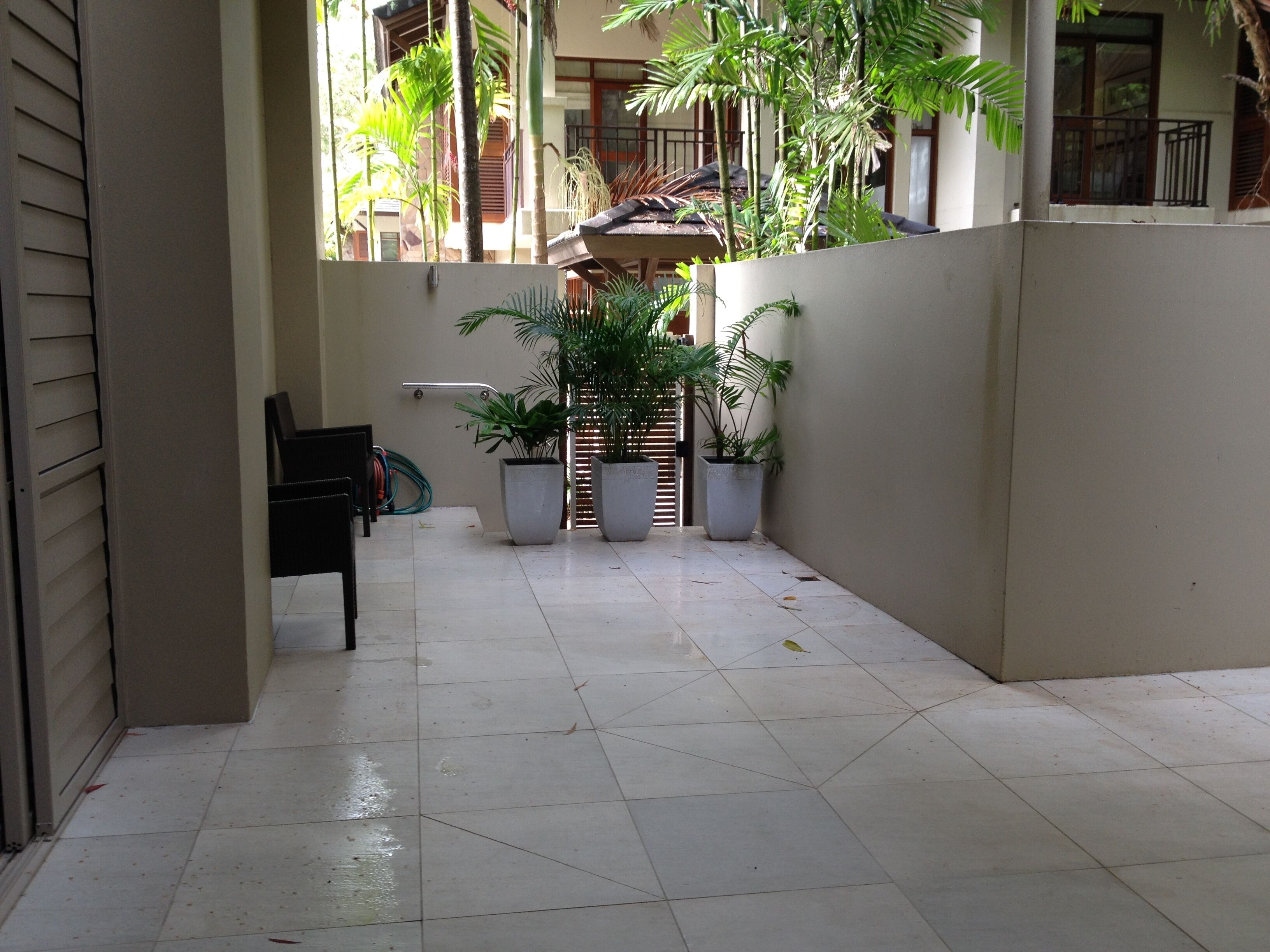 Beachfront 3/4 Bedroom Apartment - Stunning private plunge pool & bbq — image 3