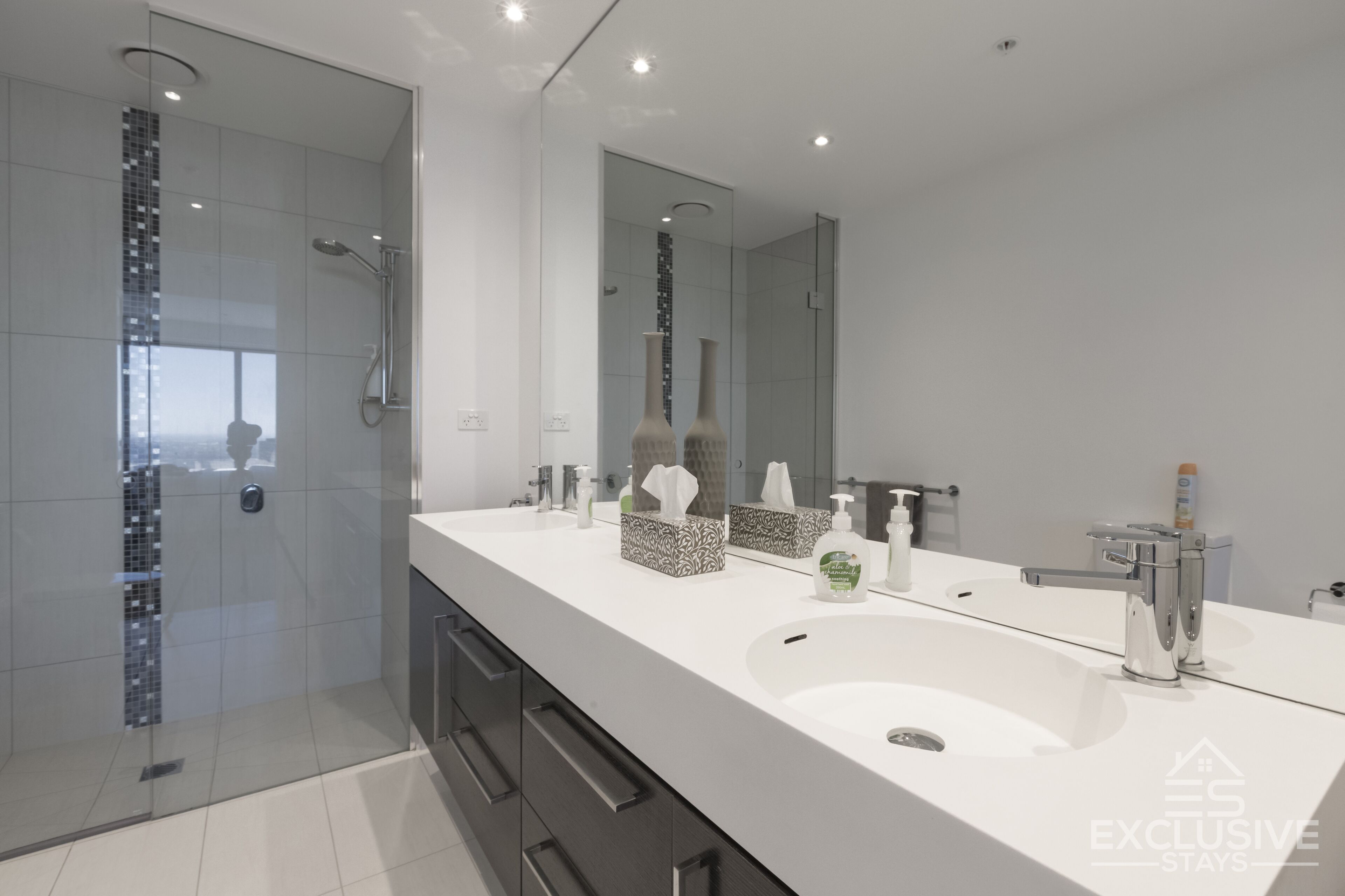 Exclusive Stays - Prima Tower — image 23