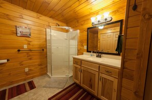Shower, hair dryer, towels, soap - Cozy Vacation Getaway and Hunter's Paradise (Chesterhill)
