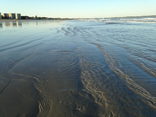 15B Great Location! Walk to Beach/Pier in 5 min-Cottage Sleeps 6;12 w/front unit