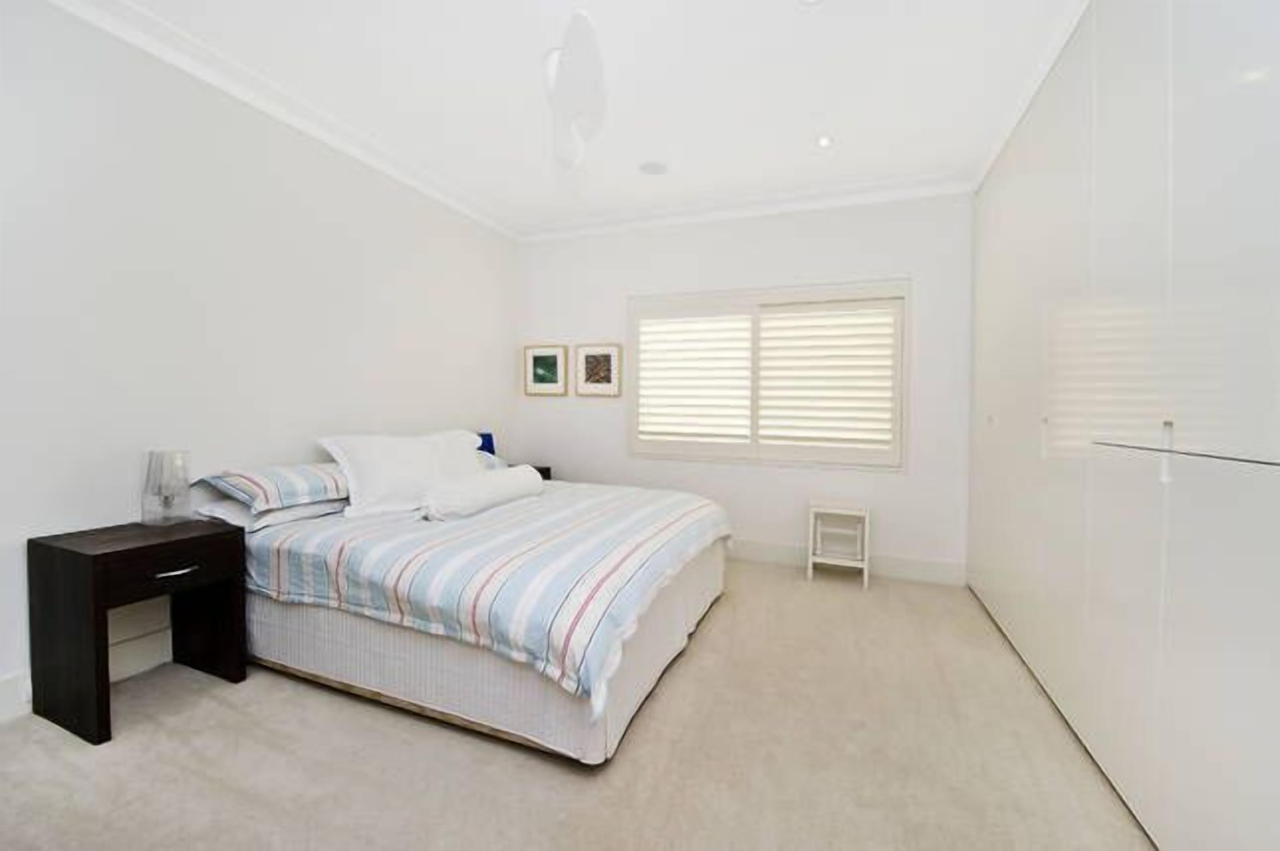 BONDI BEACH PENTHOUSE - absolute waterfront location! — image 13