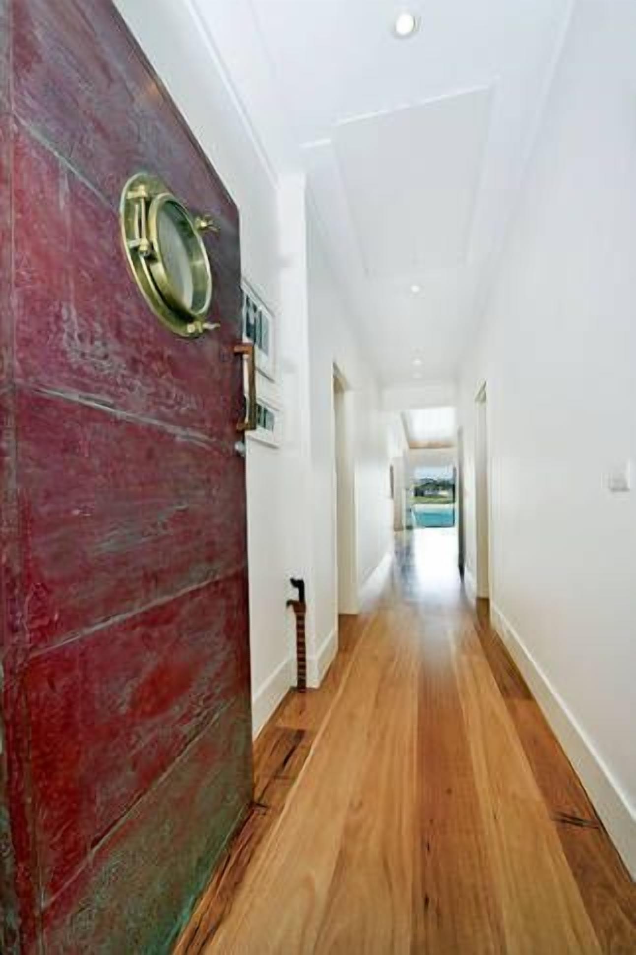BONDI BEACH PENTHOUSE - absolute waterfront location! — image 20