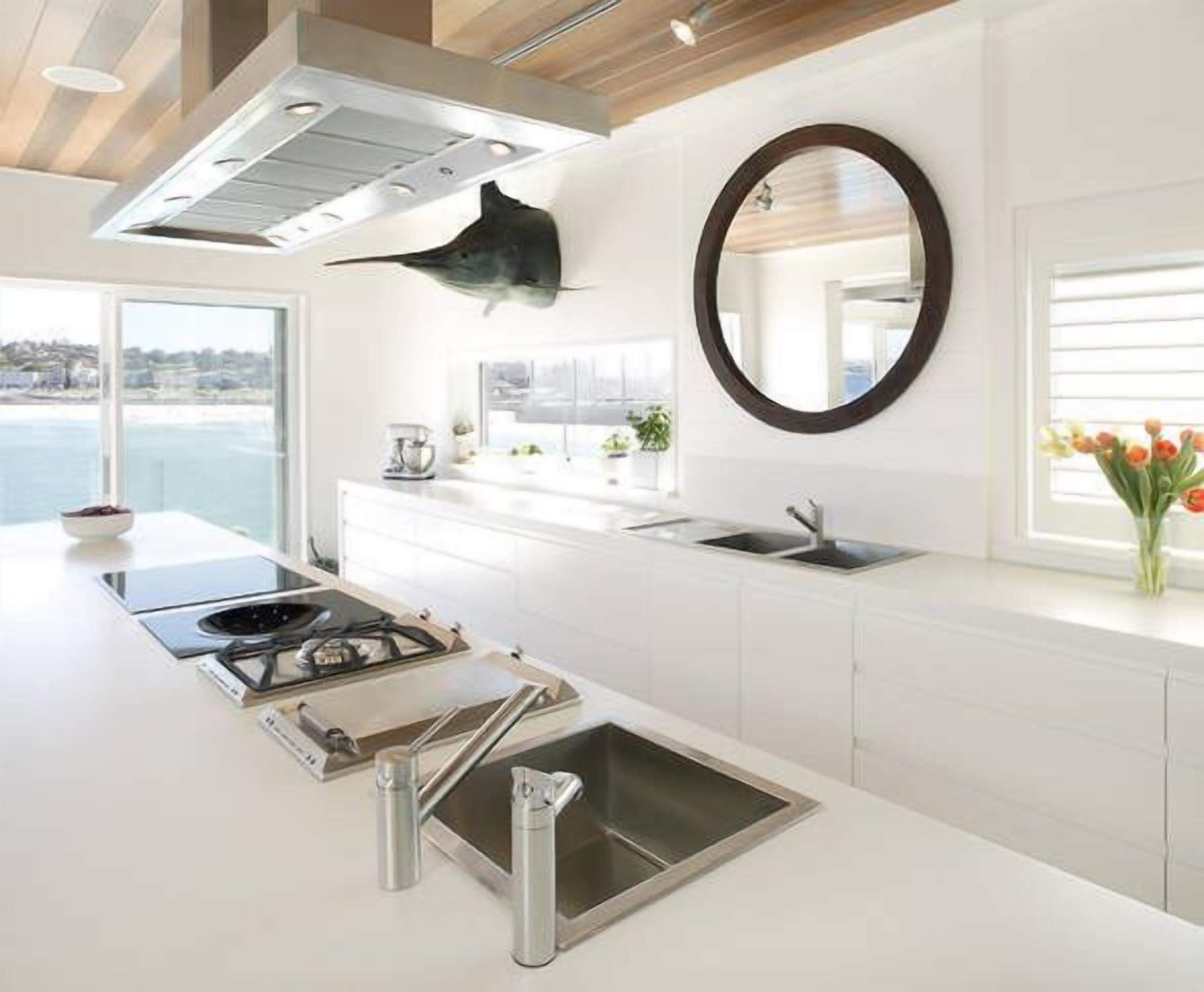 BONDI BEACH PENTHOUSE - absolute waterfront location! — image 8