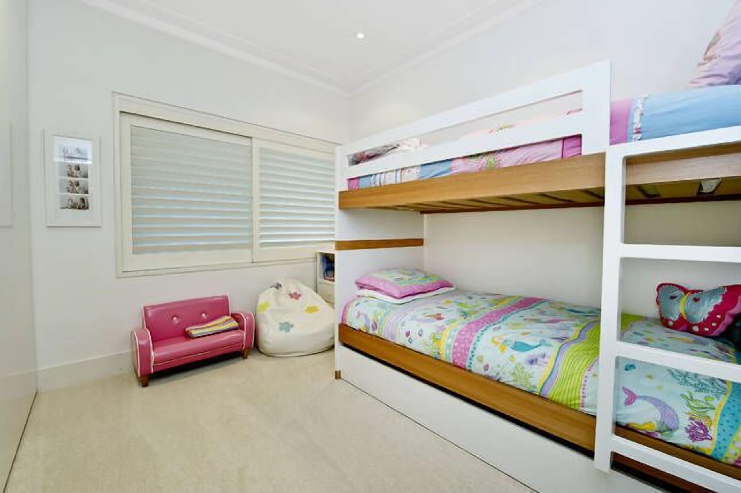 BONDI BEACH PENTHOUSE - absolute waterfront location! — image 11