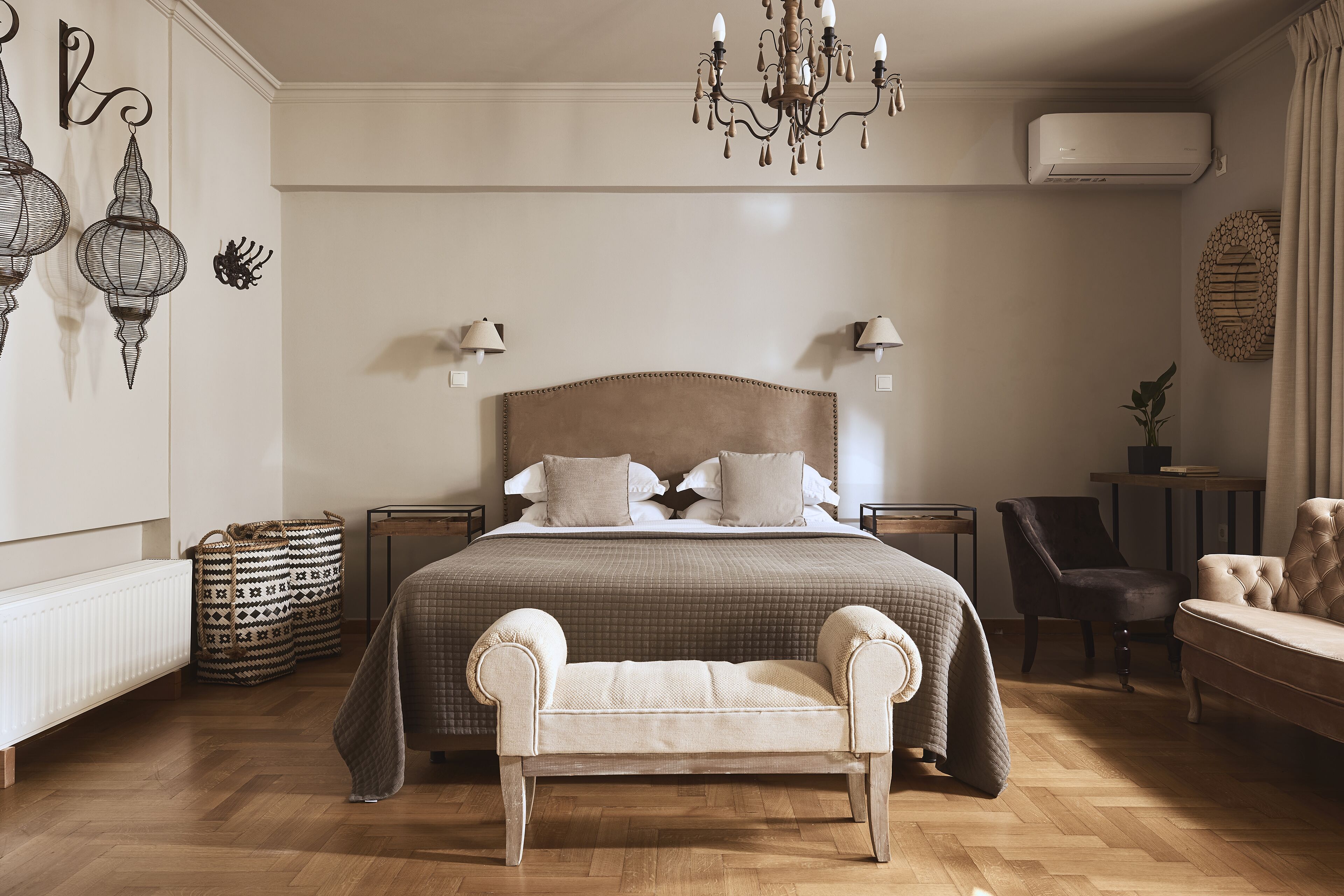 Plaka's Villa with Breathtaking Acropolis View