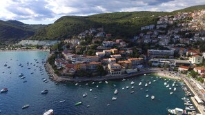 Overlooking a picturesque bay, this charming town offers stunning views and easy access to the beach and water activities.
