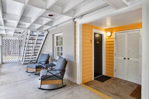 Interior - Private Parking, Walk Everywhere, Heated Pool Access (Savannah)