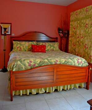 3 bedrooms, iron/ironing board, free WiFi, bed sheets - Seaside Splendor:  2-3 BR w/ Expansive Deck, Panoramic Views, AC, Wifi, & Pool (Sandy Hill Bay)