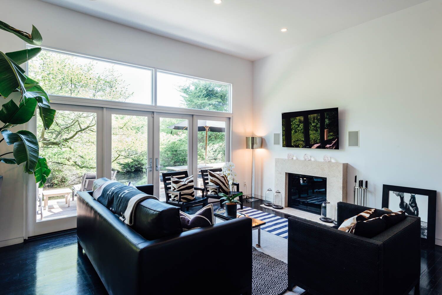 Modern Spacious House located 5 minutes from the beach