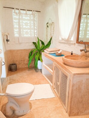 Håndklær, såpe og toalettpapir