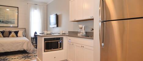 1 bedroom, desk, iron/ironing board, travel cot