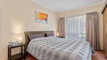 3 bedrooms, iron/ironing board, WiFi