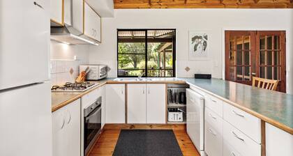 Brumby Cottage 🏡 Margaret River Dog Friendly*🐶