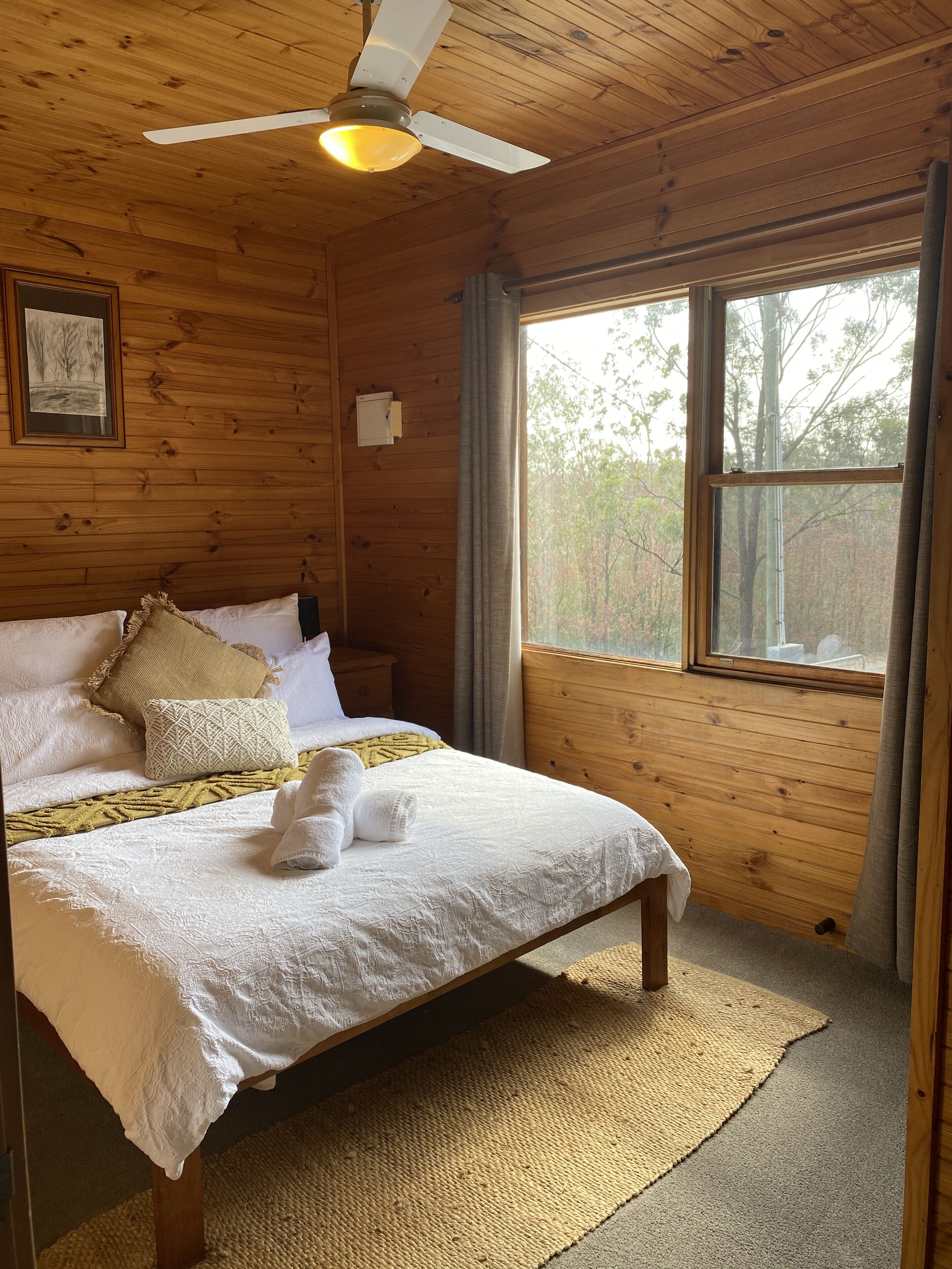 2 chambres, fer et planche à repasser, lit parapluie, draps fournis