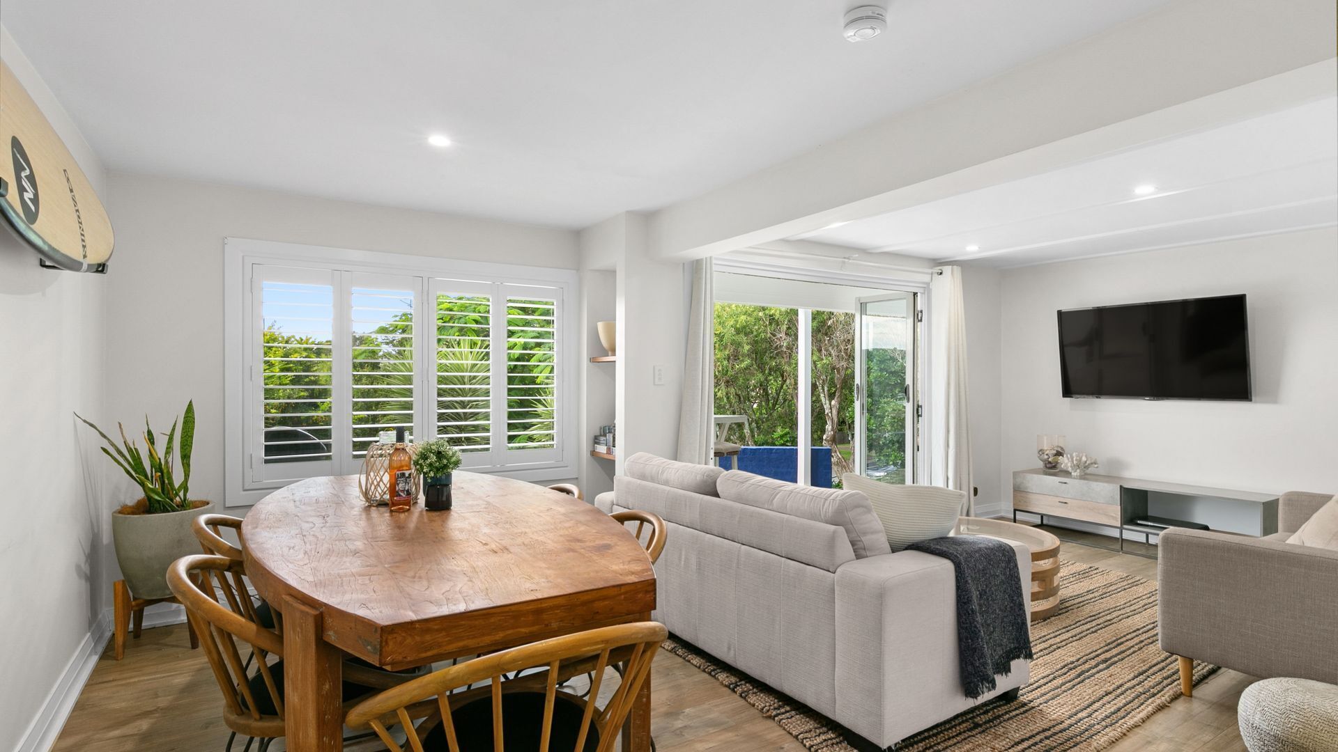 TV, Netflix, DVD player, serviços de streaming