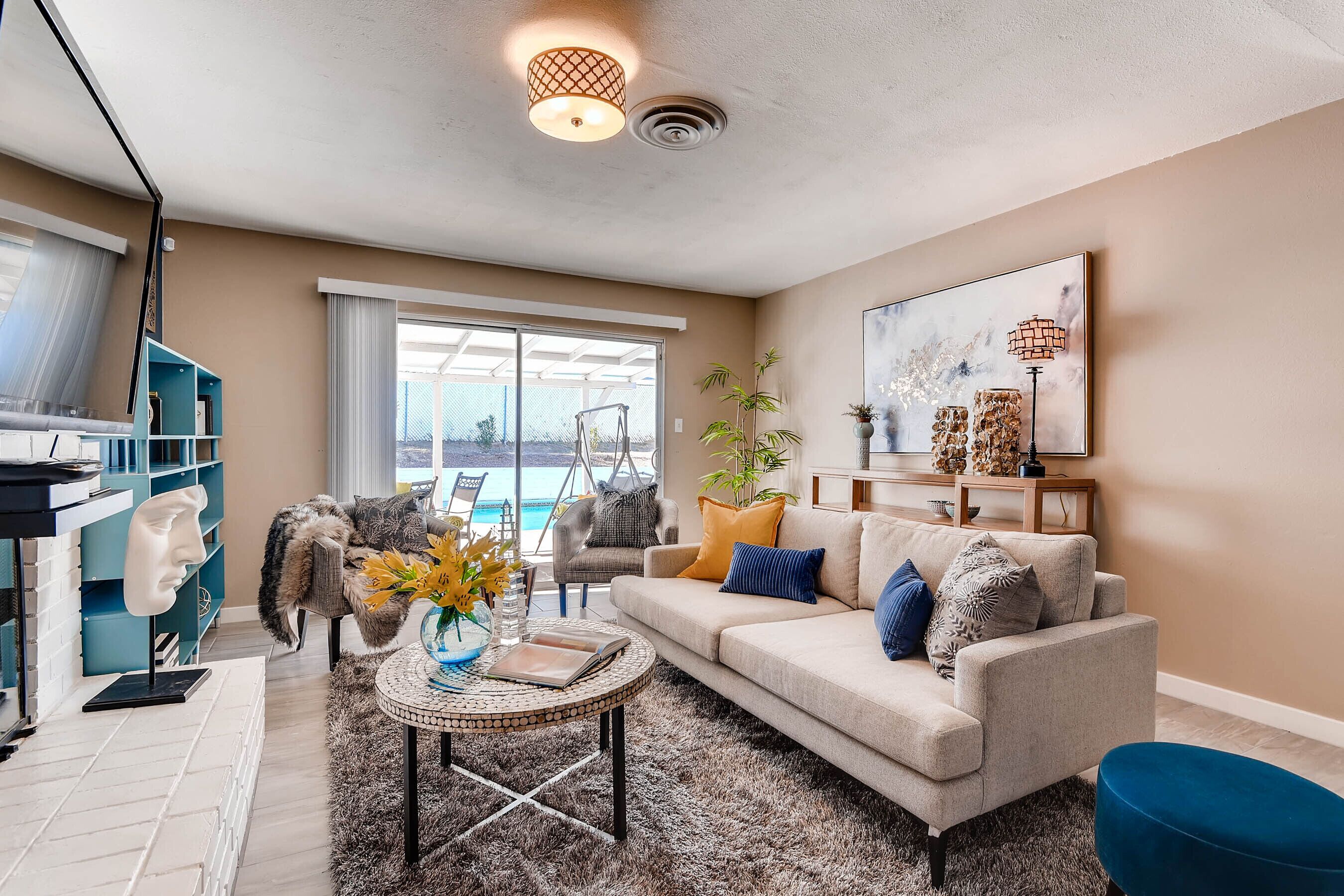 4BR Villa w/Pool. 8 min to Strip/ convention centr