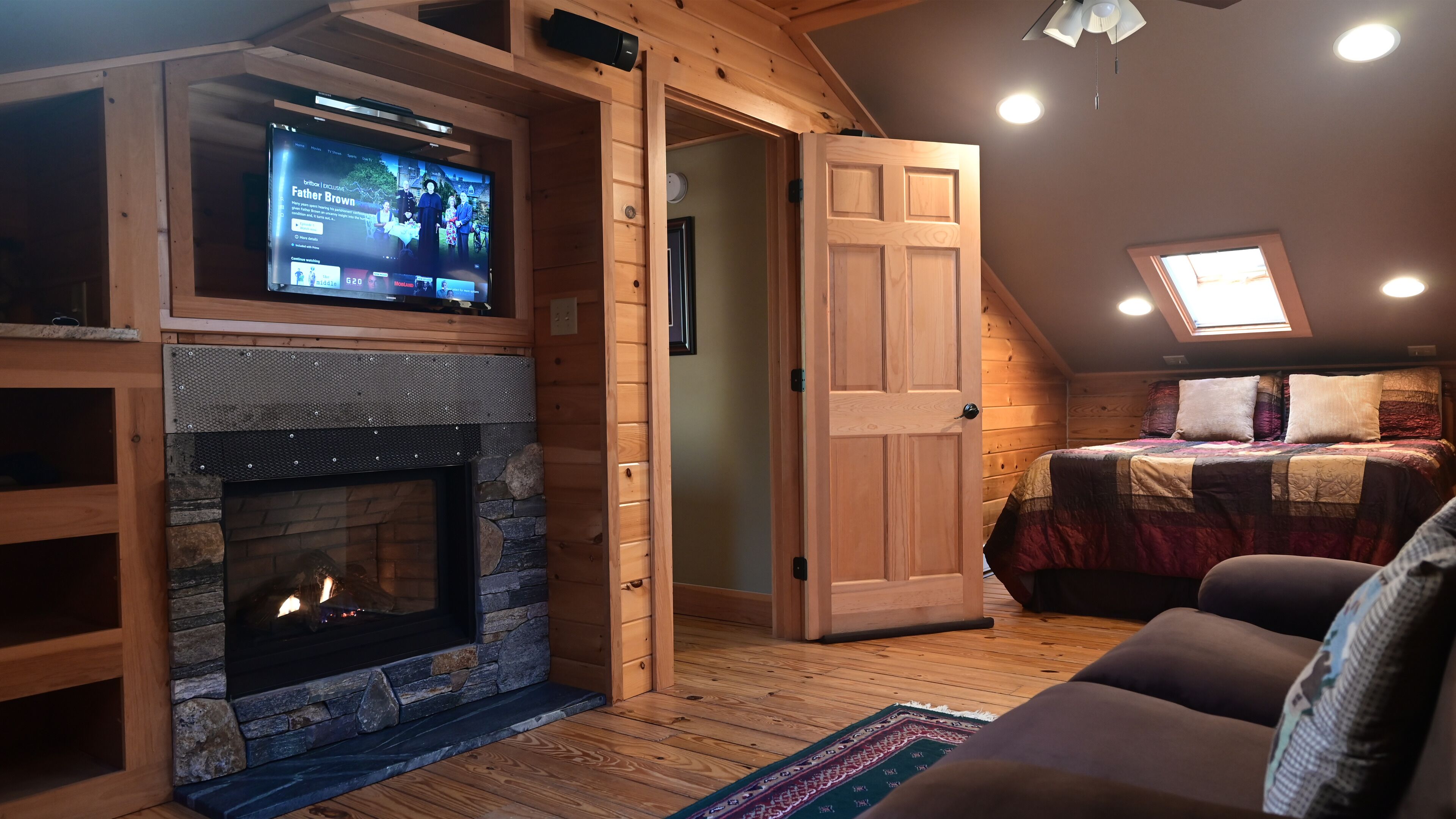 3 makuuhuonetta, työpöytä, silitysrauta/-lauta, ilmainen Wi-Fi